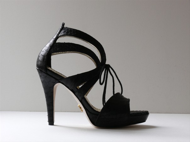 siyah açık topuklu ayakkabı modeli